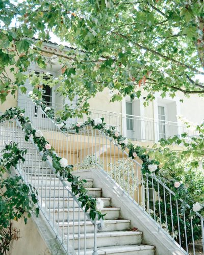 escaliers fleuris bastide blanche fleur