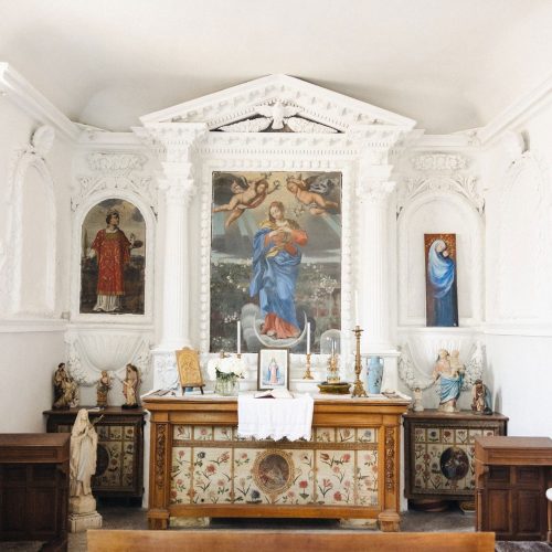 Intérieur chapelle Blanche Fleur