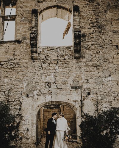 couple devant ruines abbaye Blanche Fleur